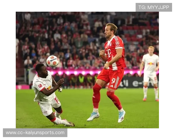 拜仁慕尼黑客场2-0战胜莱比锡，积分榜上升，拜仁慕尼黑客场队服